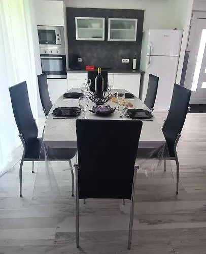 Hébergement de vacances Maison Piscine *
