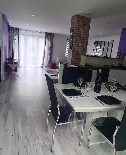 Maison Piscine Hébergement de vacances *