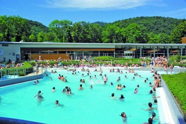 Maison Piscine Hébergement de vacances *
